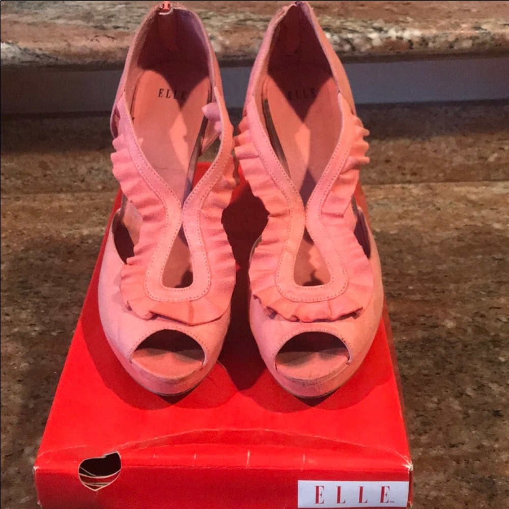 🎟Elle coral heels
